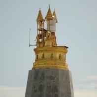 Thailand 2009 Ausflug zum weissen Buddha auf der Insel Phuket 023.jpg